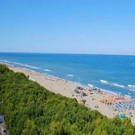 Poolside Escape 公寓 阿尔巴·阿德里亚蒂卡