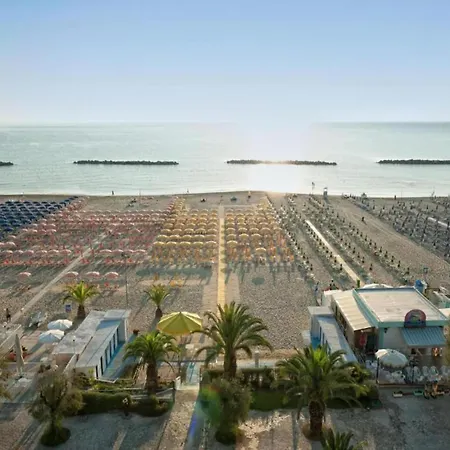 Poolside Escape 公寓 阿尔巴·阿德里亚蒂卡