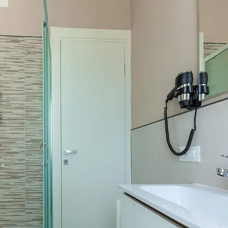Apartamento Poolside Escape
