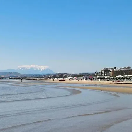 公寓 Poolside Escape 阿尔巴·阿德里亚蒂卡