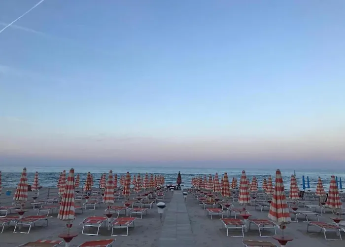 Poolside Escape Apartman